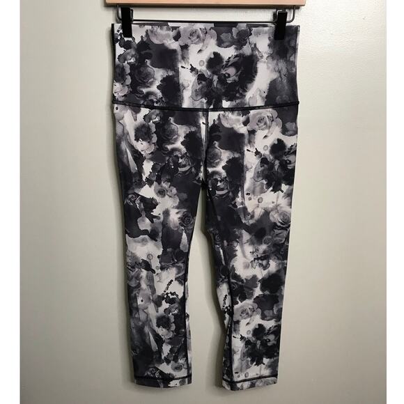 Lululemon High Rise Cropped Floral Leggings Women's Size 8 - Picture 1 of 6
